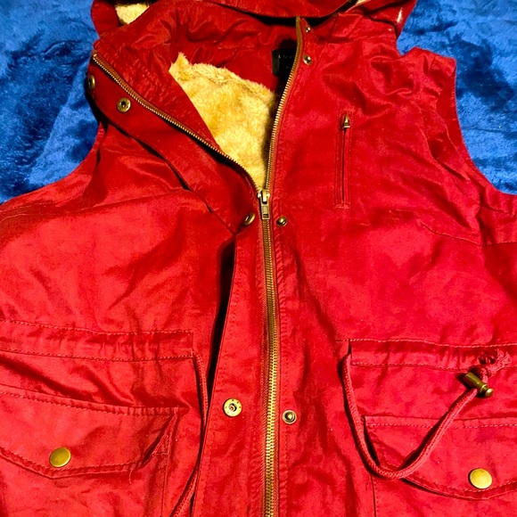 Love Free Vest - Picture 7 of 9